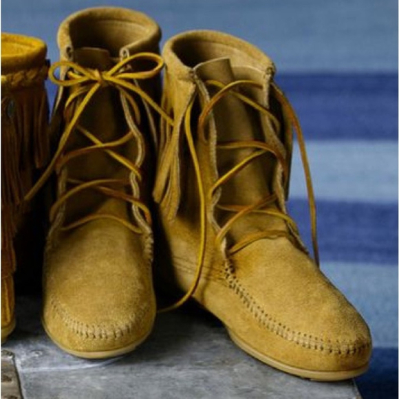 Minnetonka Women's Tramper Bootie NWOT - Picture 2 of 8